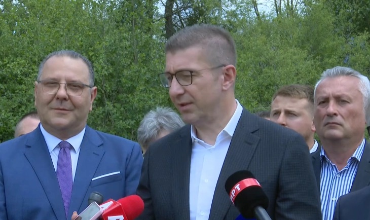 МИЦКОСКИ: На мекото ткиво во СДСМ најлесно им е да коленичат, реформите се доказ дали сме за Европа, а не е само Бугари во Уставот