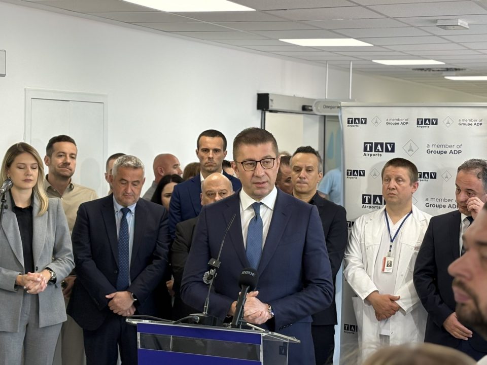 МИЦКОСКИ: Можно е до вечер Филипче и СДСМ да ни залепат некое друго „филство“, но фактите се дека ние сме промакедонска партија
