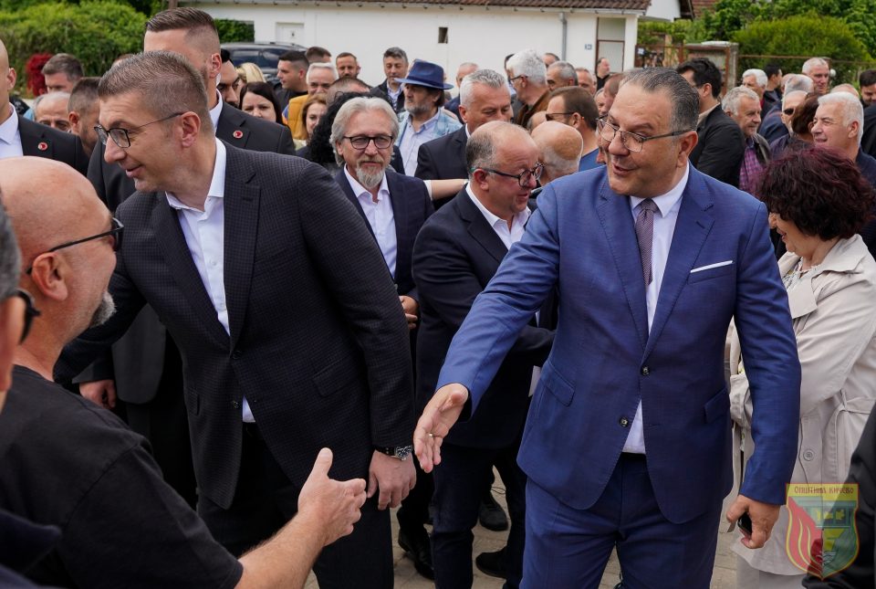 МИЦКОСКИ ВО КИЧЕВО: Реконструирана е главната сообраќајна артерија, поплавената спортска сала Јанчица доби нов лик