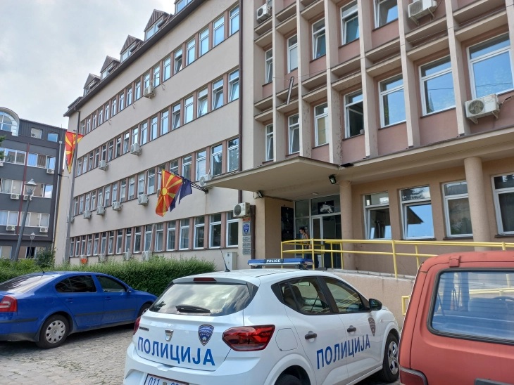 СЕМЕЈНО НАСИЛСТВО: Полицијата го упаси 33-годишниот маж кој утрово во семејна расправија ја убил својата 31-годишна сопруга