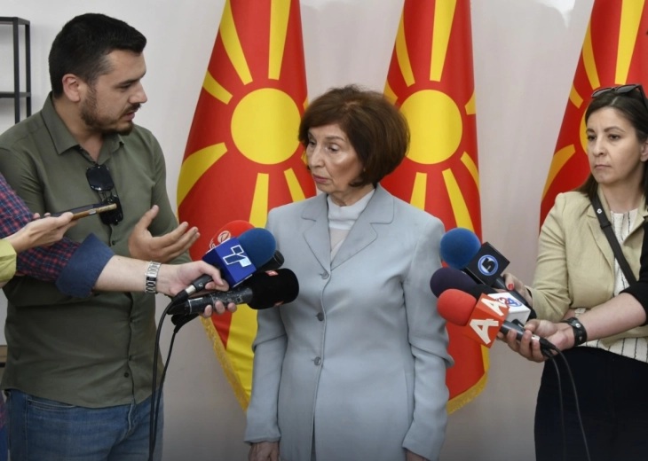 СИЉАНОВСКА: Не е променет мојот став за договорот од Преспа, употребата на придавката македонски не може да се забрани