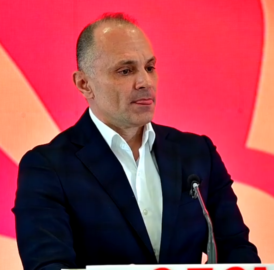 СДС И ВЕНКО ПАК СЕ ИЗРУГАА: ЈО ја отфрли инфантилната кривична за „ЧУВСТВОТО’“ на премиерот Мицкоски
