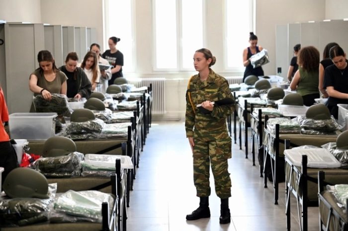 ВОЕН РОК ВО ГРЦИЈА: 72 девојки официјално започнаа доброволнa воена обука од 12 месеци, пријавени се 140 кандидатки