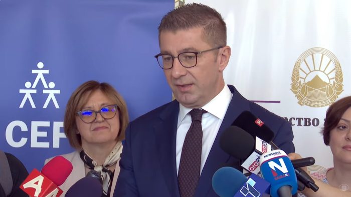 МИЦКОСКИ: Очекувам поевтинување на бензините, за 2,5-3 денари по литар и 7 денари поевтинување на дизелот