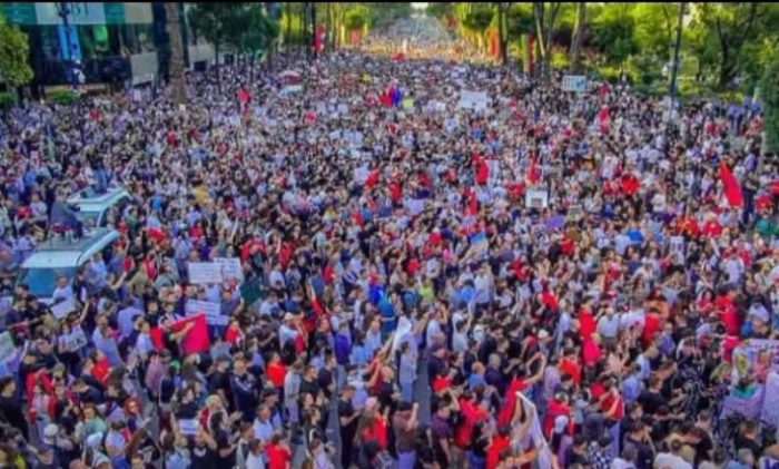 Протестите против инвестицијата на зетот на Трамп во Албанија стануваат помасовни, Рама и понатаму стои зад стратешката инвестиција