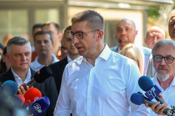 МИЦКОСКИ: До крајот на јуни ќе се подготви реконструкцијата на Владата, до 1 јули списокот ќе се најде пред пратениците