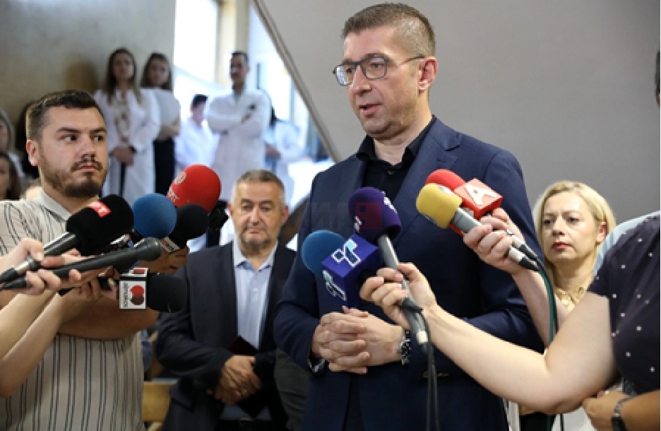 МИЦКОСКИ: Нашиот БДП од 3,3 отсто е 4-ти во Европа, 7 квартали по ред е околу 3,4 во услови кога во ЕУ е под 1 процент