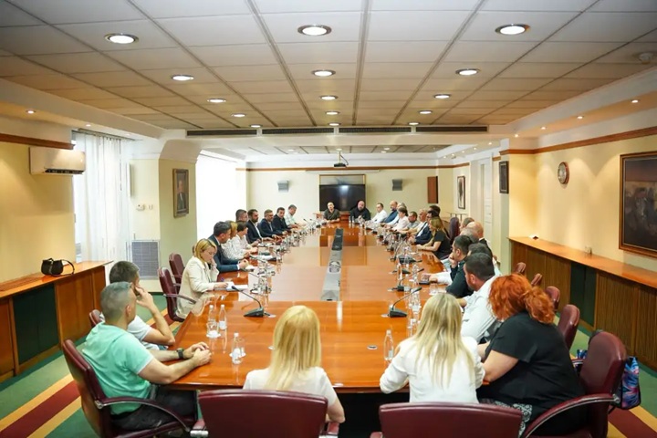 МИЦКОСКИ: Со маркетите се договара инфлацијата и цените на основните производи во јули да останат под 3 проценти