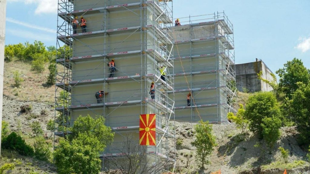 (видео) НИКОЛОСКИ: Македонија е способна за големи подвизи, ова не е само железница, ова е инженерско чудо на пругата кон Бугарија