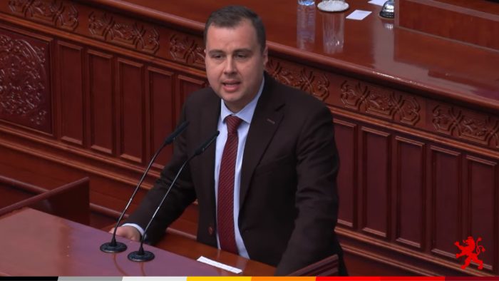ПРЕНЏОВ: Халеевата комета почесто се појавува од пратеникот Венко Филипче во Собрание, наместо на говорница говори држи на Бихаќска
