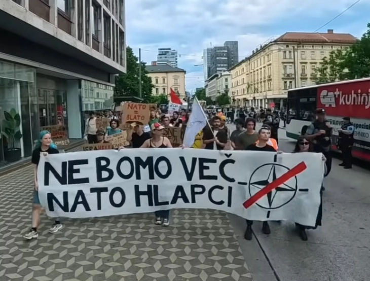 ПРОТЕСТИ ВО ЉУБЉАНА: Протестирачите бараат излегување на Словенија од НАТО и санкции за САД и Израел