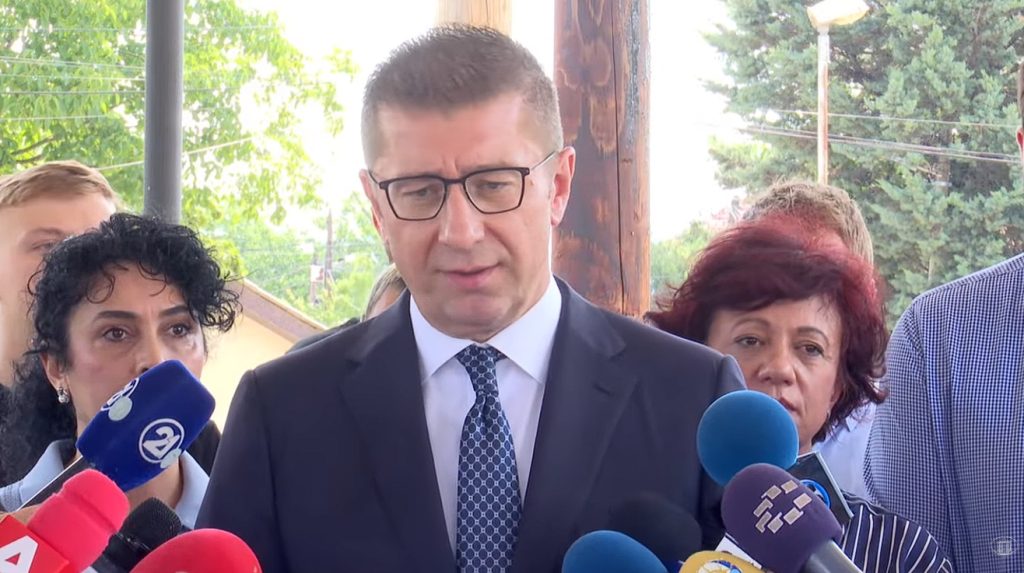 МИЦКОСКИ: Учествуваа во работата, сите забелешки за Изборниот законик им беа прифатени, а потоа рекоа сами гласајте го!