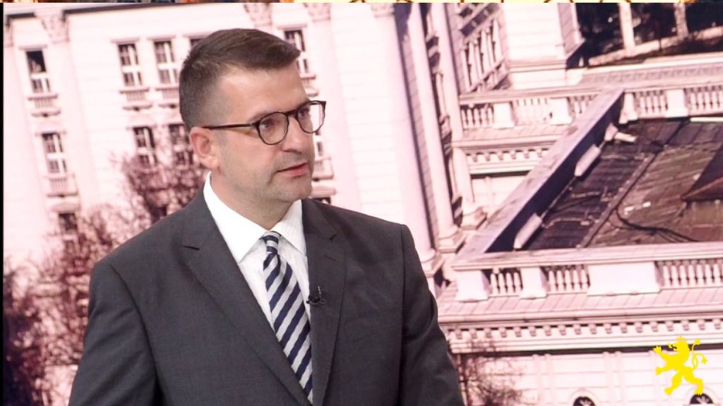 ТОМОВСКИ: Злоупотребата на службените возила е намалена за 70 отсто по воведувањето обоени регистерски таблички