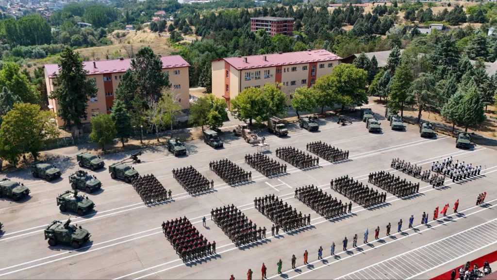 МОДЕРНИЗАЦИЈА НА АРМИЈАТА: Со САД потпишавме договори од околу 339 милиони евра, информира министерот Мисајловски
