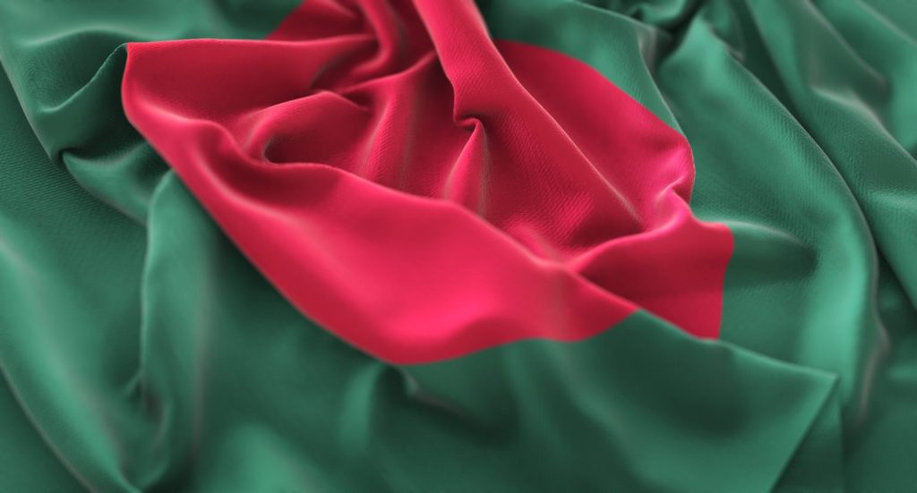 Повеќе од 50 лица загинаа во поплави и свлечишта предизвикани од монсунските дождови во Бангладеш