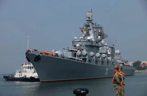 ЗАЕДНИЧКИ ВОЕНИ ВЕЖБИ НА КИНА И РУСИЈА: Во кинеското пристаниште Чингдао утрово почнаа вежбите Поморска интеракција 2026