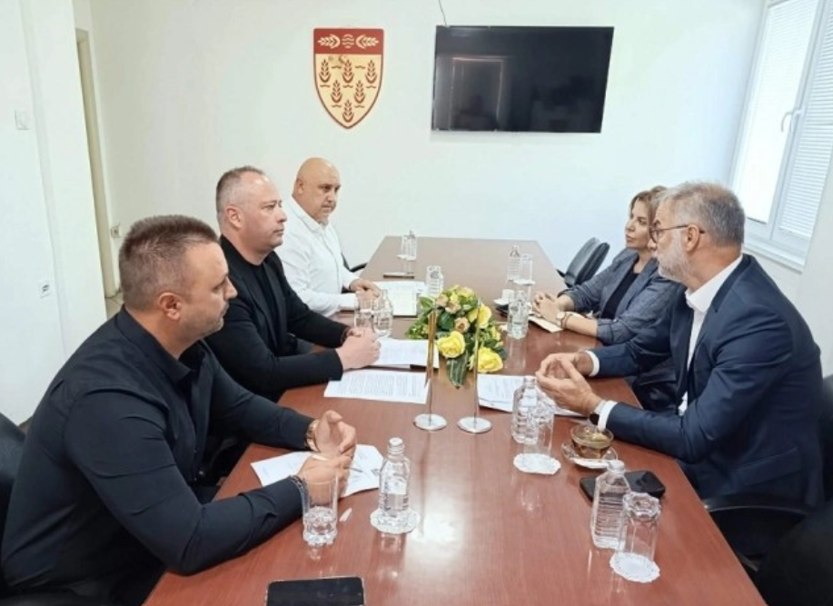 СТОИЛКОВИЌ: Владата обезбеди 4,65 милиони евра за капитални проекти, продолжува поддршката за нови инвестиции