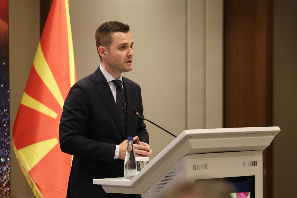 МУЦУНСКИ ВО ИЗРАЕЛ: Најавена е средба со израелскиот колега Гидеон Саар и потпишување на неколку билатерални договори