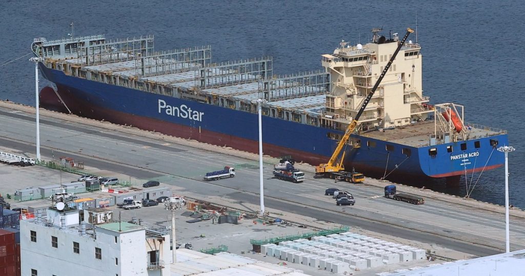 Јужнокорејски трговски брод исплови кон Европа преку Арктикот за да провери дали е исплатлива северната поморска рута