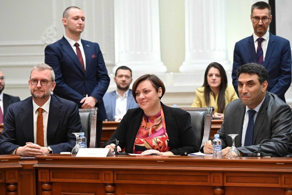 ДИМИТРИЕСКА-КОЧОСКА: Нова финансиска конструкција за пругата кон Бугарија – Владата посветена на успешна реализација на проектот