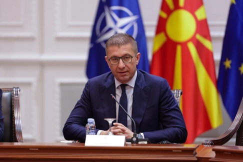 МИЦКОСКИ ЗА РАМКОВНИОТ: Минатото не можеме да го промениме, но можеме да одлучиме каква иднина ќе изградиме