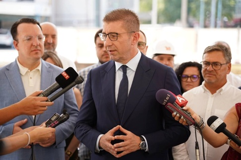 МИЦКОСКИ: Скандалозна е одлуката на обвинителството за случајот со модуларните болници, во Тетово живи изгореа 14 луѓе