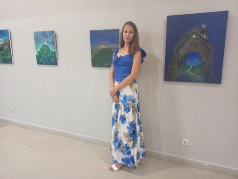 ВО ЛИКОВНИОТ САЛОН ВО ВЕЛЕС: Отворена изложбата на Катерина Трајковска Поп-Арсова „На земјата-ѕвезди, на небото-светулки“