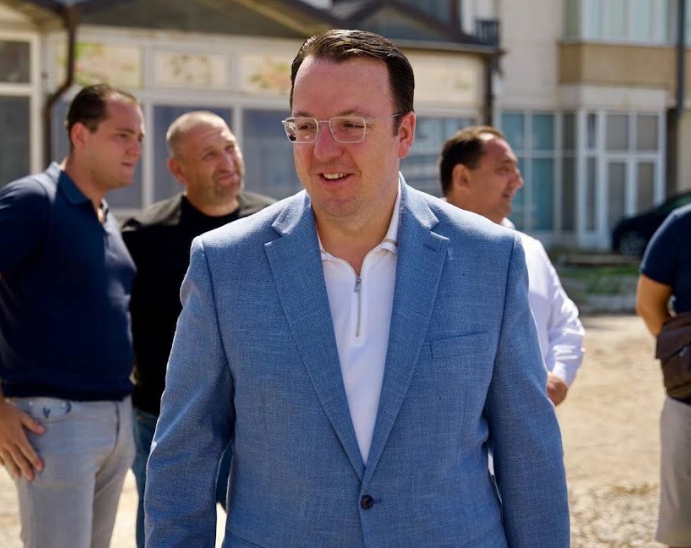 НИКОЛОСКИ: Со Албанија работиме на алтернативна рута за Ќафасан-Требеништа, законот за плажите треба да биде готов до крајот на годината