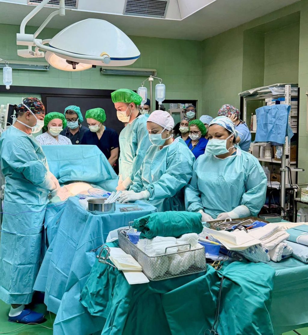 ВО НАЈТЕШКИОТ МОМЕНТ ИЗБРАЛЕ ДА ПОМОГНАТ: Два живота спасени благодарение на хуманоста на едно семејство