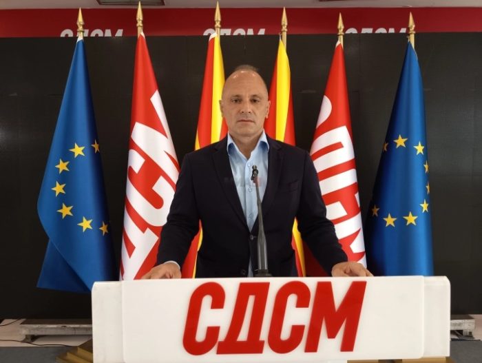 ФИЛИПЧЕ СЕ ПЛЕТКА ВО СВОЈАТА ПАЈАЖИНА: Се му е црно ама избори не бара, а Левица ја сака за сојузник ако се откаже од „мајка Русија и татко Мицкоски“