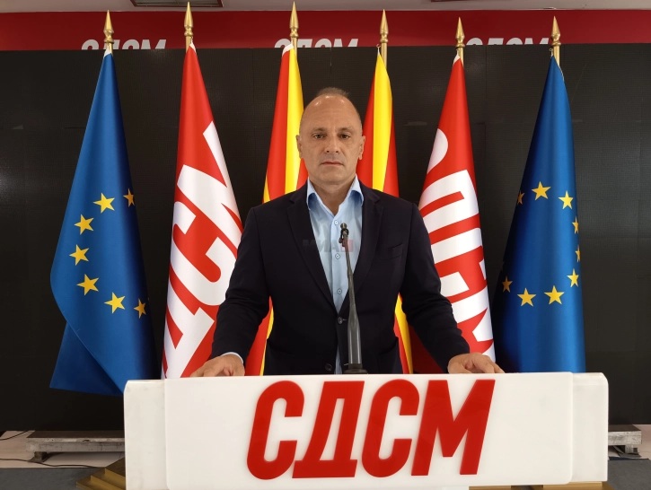 ФИЛИПЧЕ СЕ ПЛЕТКА ВО СВОЈАТА ПАЈАЖИНА: Се му е црно ама избори не бара, а Левица ја сака за сојузник ако се откаже од „мајка Русија и татко Мицкоски“