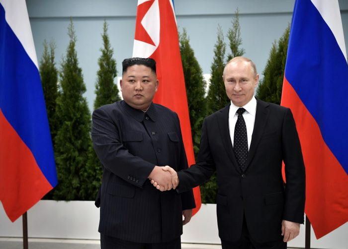 КИМ ДО ПУТИН: Цврсто сум уверен во победата на Русија, ветувам дека непоколебливо ќе ве поддржувам вас и братскиот руски народ