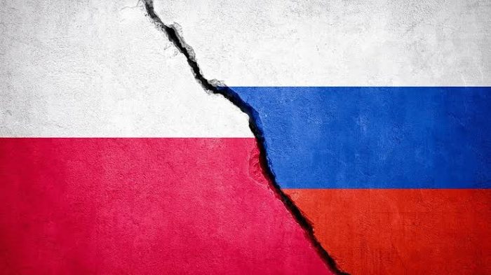ПАТРУШЕВ: Шикорски тврди дека Полска е супериорна над Русија, но не разбира дека Варшава би ја снемало за два-три дена