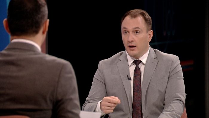 АНДОНОВСКИ: Граѓаните од мобилен телефон директно ќе можат да пристапуваат до своите документи преку апликацијата Услуги