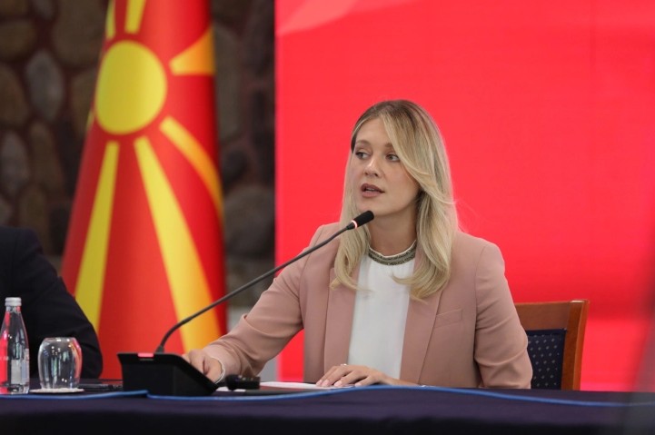 МИТЕВА: За прославата на независноста не се потрошени буџетски средства, трошокот не ги чини граѓаните и тоа е лесно проверливо