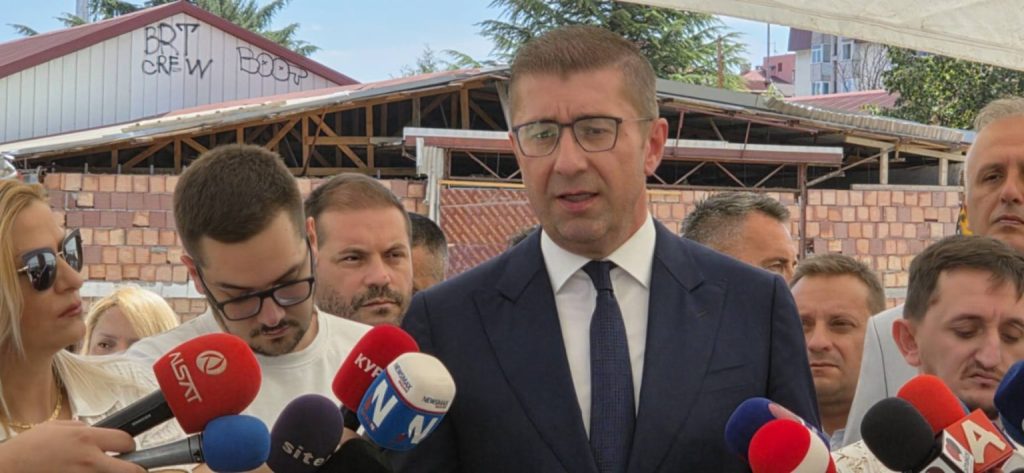 МИЦКОСКИ: Арамилук и лоповлук им е во нивната политичка матрица, како континуитет на бандитската власти имаме бандитска опозиција