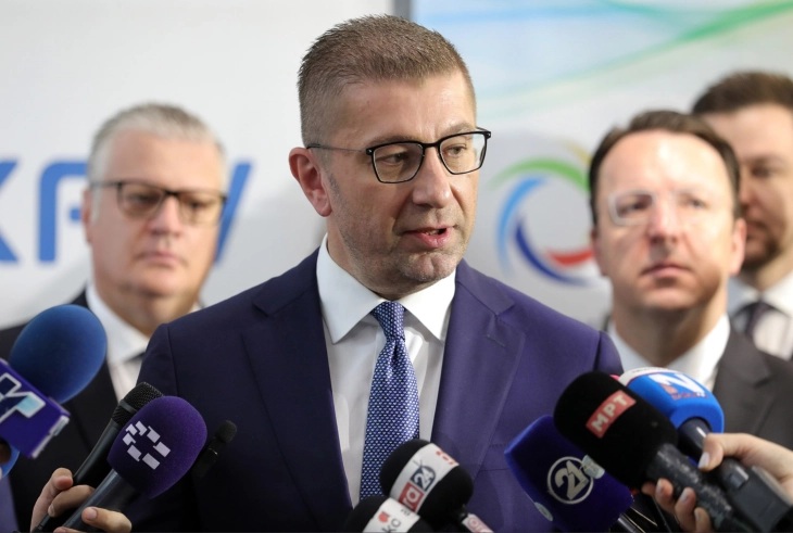 МИЦКОСКИ: Логично е да се преговара со Бугарија во присуство на претставници од ЕУ, аргументите треба да се слушнат објективно