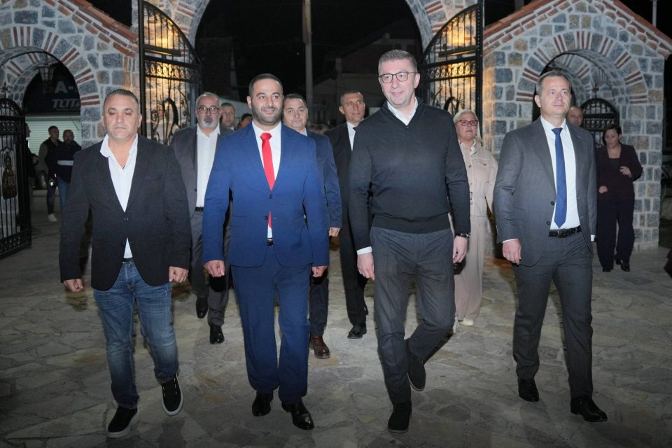 МИЦКОСКИ: Стојанчо Радичевски ја познава Брвеница и потребите на граѓаните