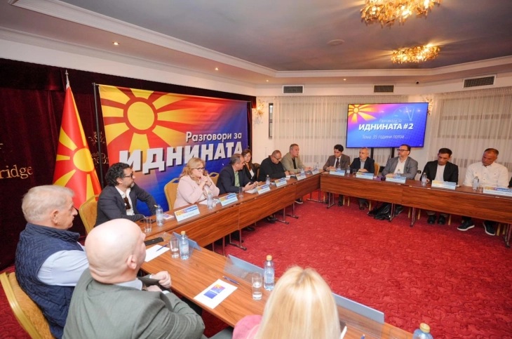 НОВ УДАР ОД НЕГОВИТЕ ОД СДСМ: Филипче со малата група се фракција, тој не е лидер на СДСМ, туку лидер на фиктивни картички за гласање