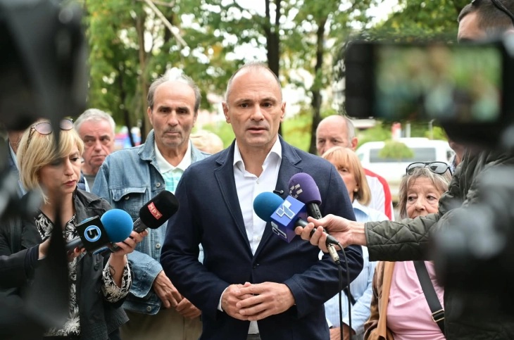 ФИЛИПЧЕ: Мицкоски не ни го врати името, а сега имаат нов трик дека јазикот ни бил загрозен од Бугарија и дека јас сум бугарски платеник
