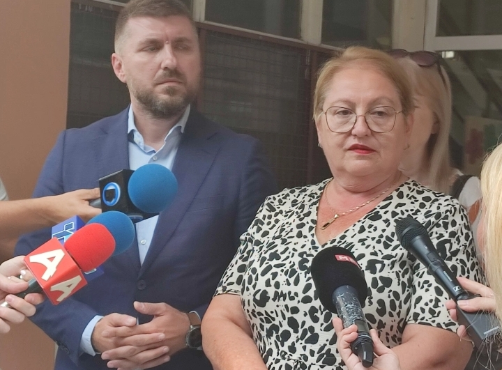 ЈАНЕВСКА: Ова се болни реформи, но во моментов сме во критична ситуација, ново покачување на платите на наставниците во март