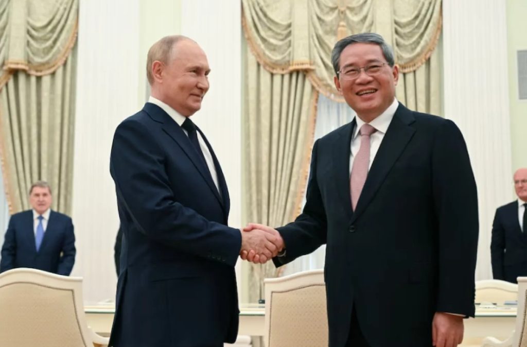 ЧИЈАНГ СО ПУТИН: Кина и Русија се важна сила за стабилност во светот одбележан со турбуленции и постојани промени