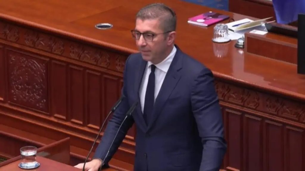 МИЦКОСКИ ДО РЕЏЕПИ: В недела во Брвеница граѓаните ќе гласаат така како што им вели разумот, а вие ќе се јавите да ни честитате