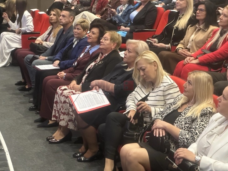 ПРИЗНАНИЈА ЗА 13 НАЈДОБРИ ВО ПРОСВЕТАТА: Најважниот дел од секое училиште останува наставникот, порача Јаневска
