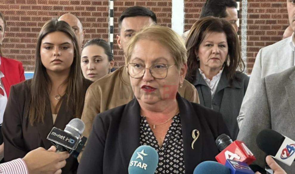 ЈАНЕВСКА ЗА ИСХРАНАТА НА УЧЕНИЦИТЕ: Децата повеќе сакаат чипс и смоки, но училиштата и оштините треба да им обезбедат здрава храна