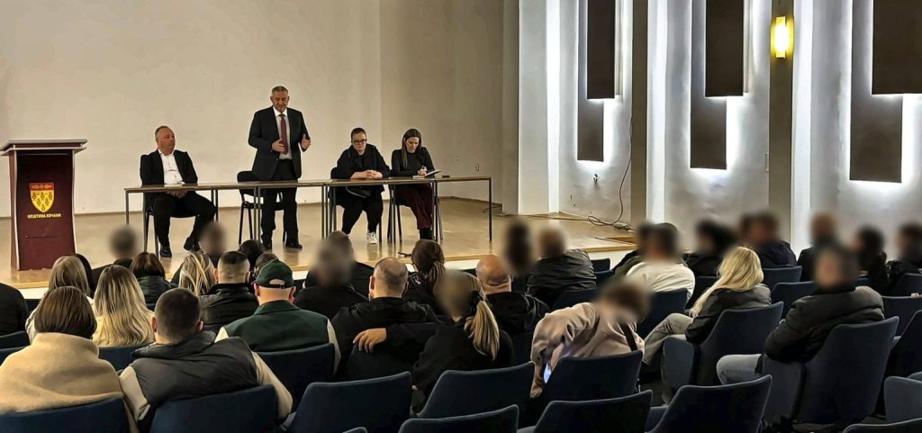 ДРЖАВАТА Е ТУКА НА ДОЛГИ ПАТЕКИ: Министерот Клековски се сретна со повредените од пожарот во дискотеката Пулс во Кочани