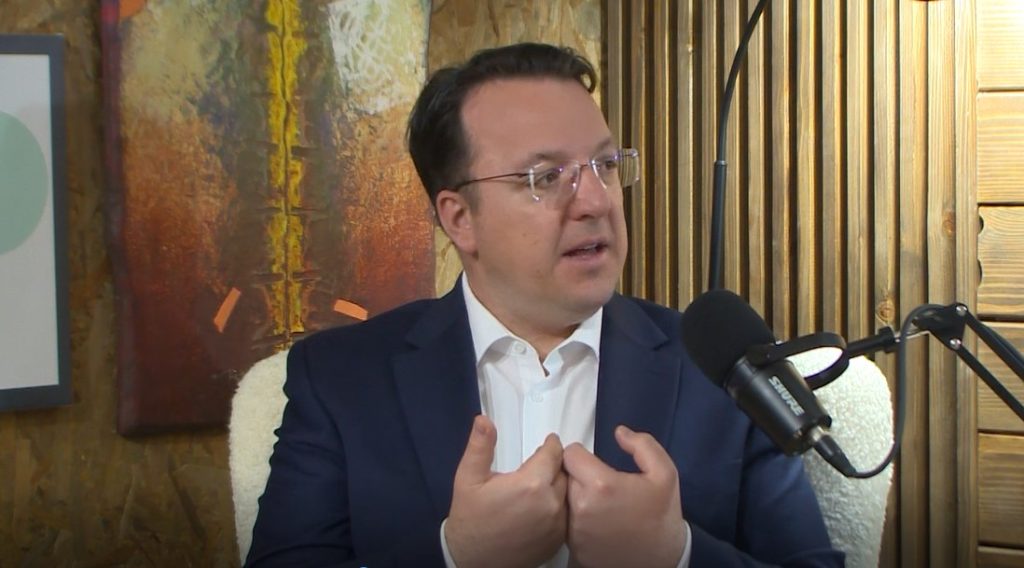 НИКОЛОСКИ: Имаме партија, која беше на власт, што „свири“ по бугарски ноти, која и сега работи во координација со структури во Бугарија