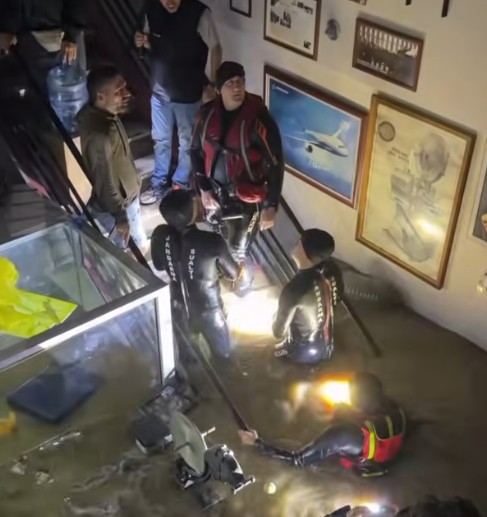 Во поплавите во Истанбул загинаа најмалку три лица, а четири се водат за исчезнати
