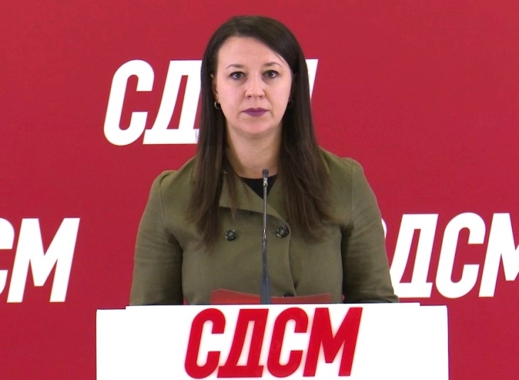 СДСМ: Младеновска и денеска од Бихаќска на работниците им „подели“ 600 евра минимална плата и финансиска помош на земјоделците